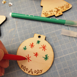 boule de noël en bois pour bricolage noël